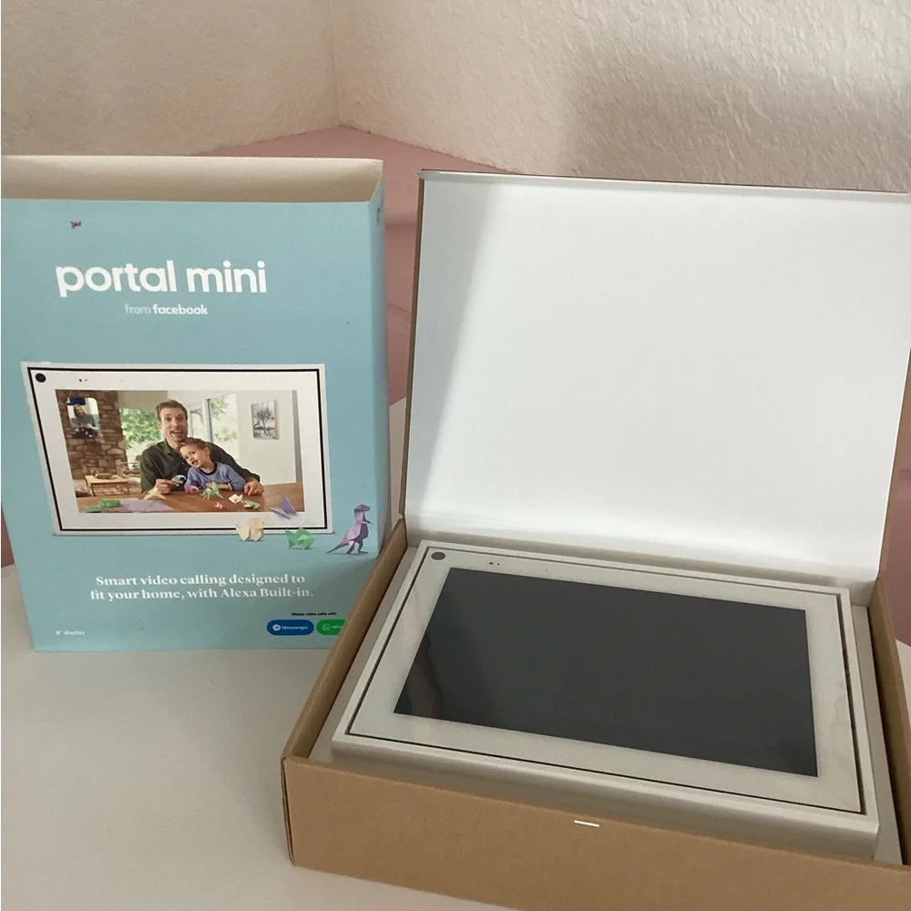 New Portal Mini Facebook-smart Video Calling Display 8” Touch Screen